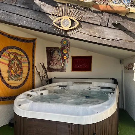 Yourte Piscine Jacuzzi 别墅 *