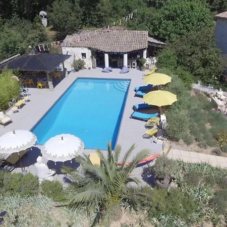 Yourte Piscine Jacuzzi