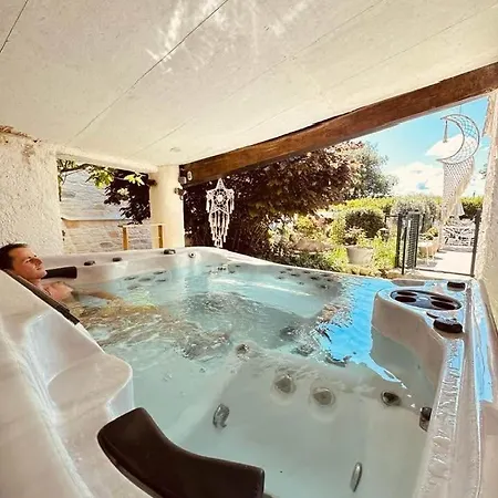 Yourte Piscine Jacuzzi *